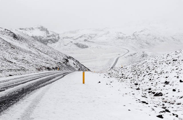 fully snow covered rothang pass near manali, himachal pradesh