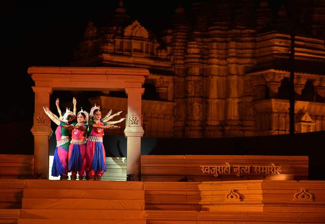 dancers performing at Khajuraho dance festival