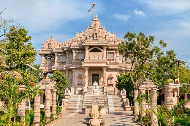 front entrance of Akshardham temple in Ahmedabad India