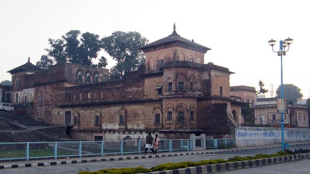 gohar mahal across the road in bhopal, madhya pradesh