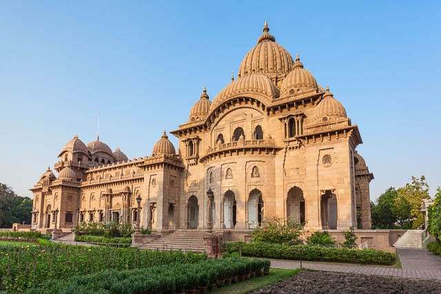 garden outside belur mutt in kolkata, west bengal